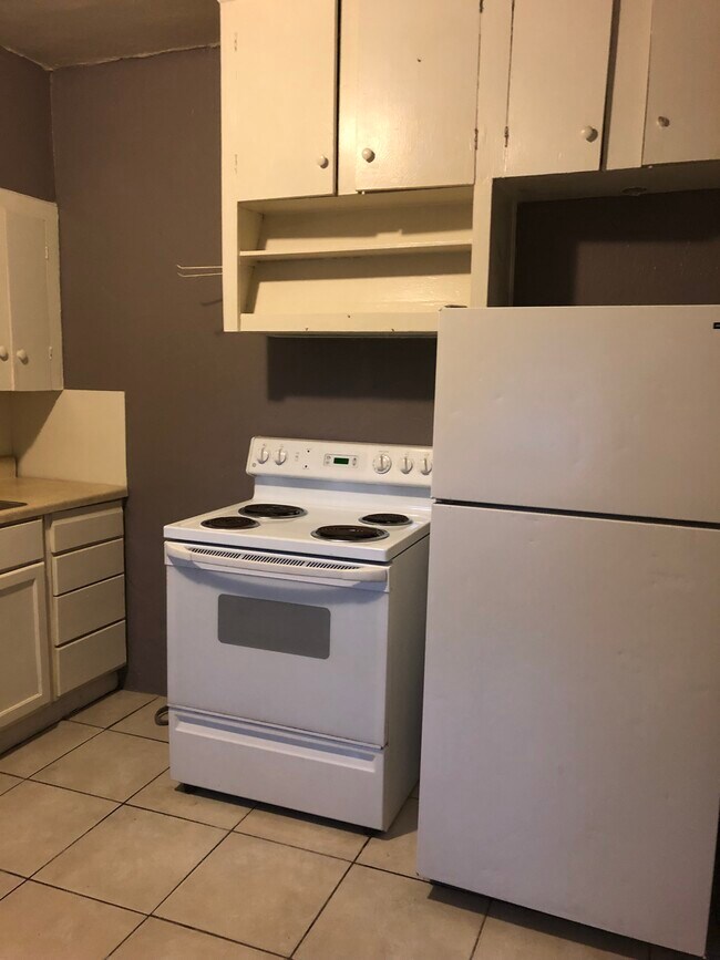 Foto del edificio - 605 W Yoakum Ave