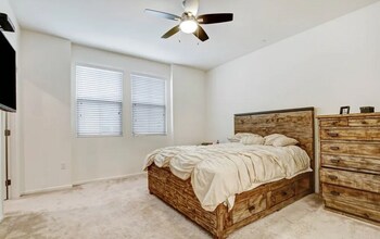Building Photo - 1205 Calle Seabass