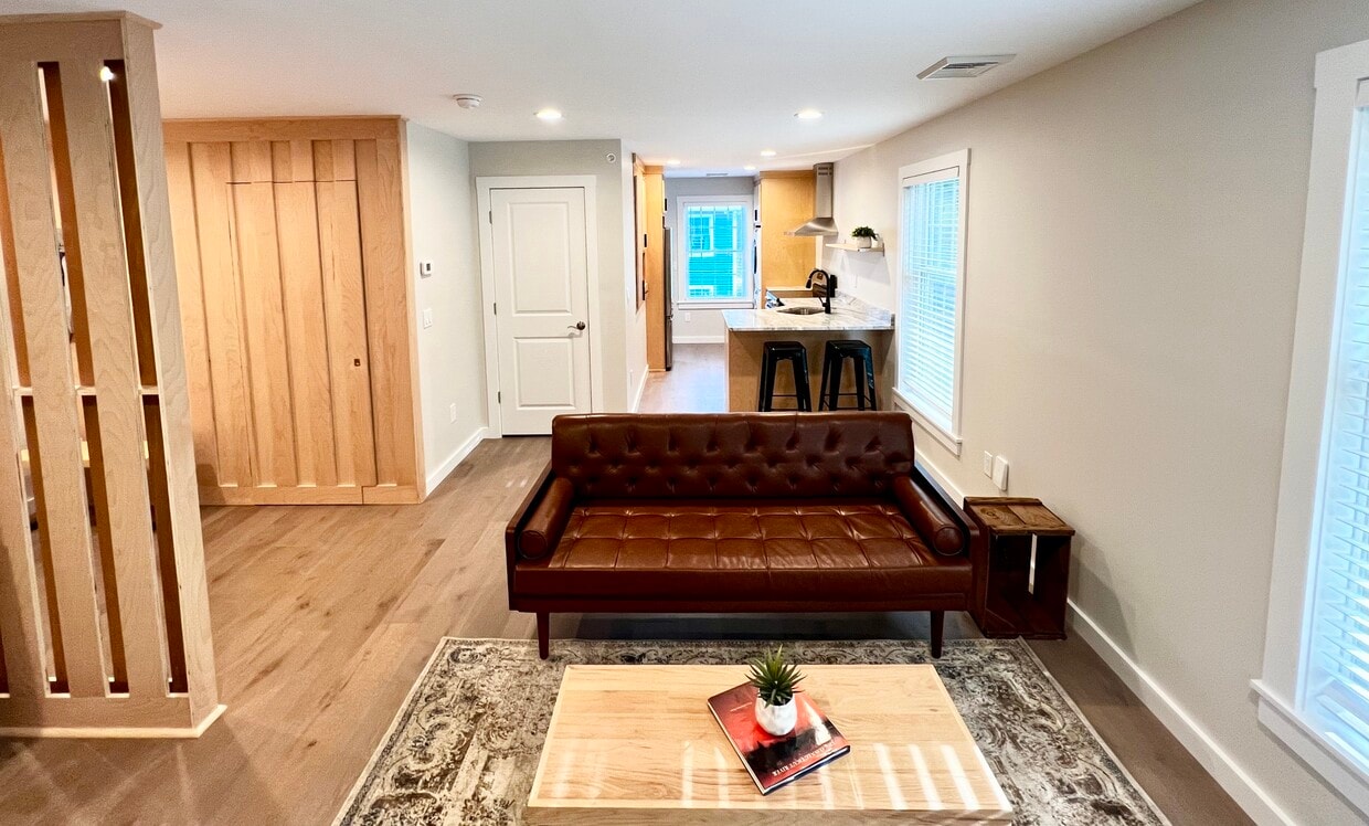 Foto principal - 179 Butternut St