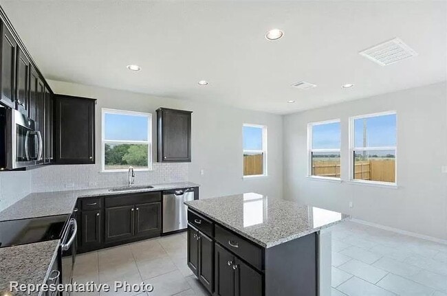 Building Photo - 307 Insider Loop