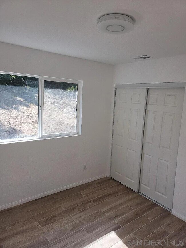 Foto del edificio - 9612 Petite Ln