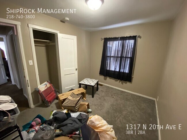 Foto del edificio - 1317 N 20th Ave E