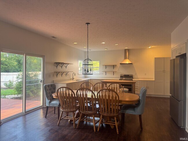 Building Photo - 2706 Grosbeak Ln
