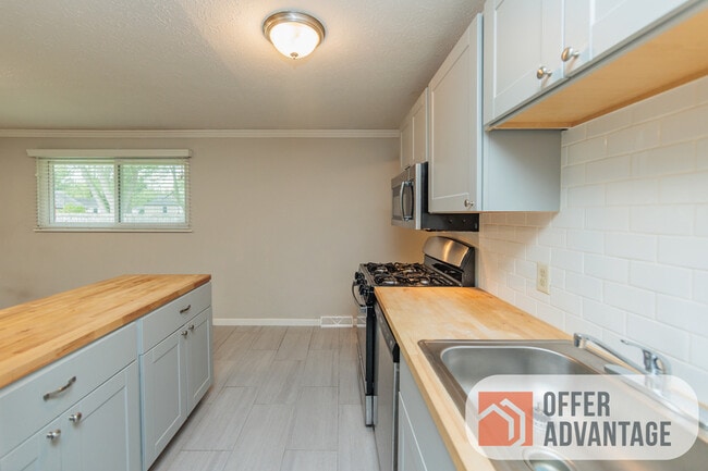 Building Photo - 550 Augdon Dr