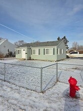 Building Photo - 724 3rd St NE