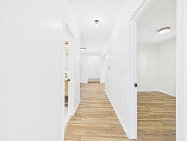Foto del edificio - 633 S Fuller Ave
