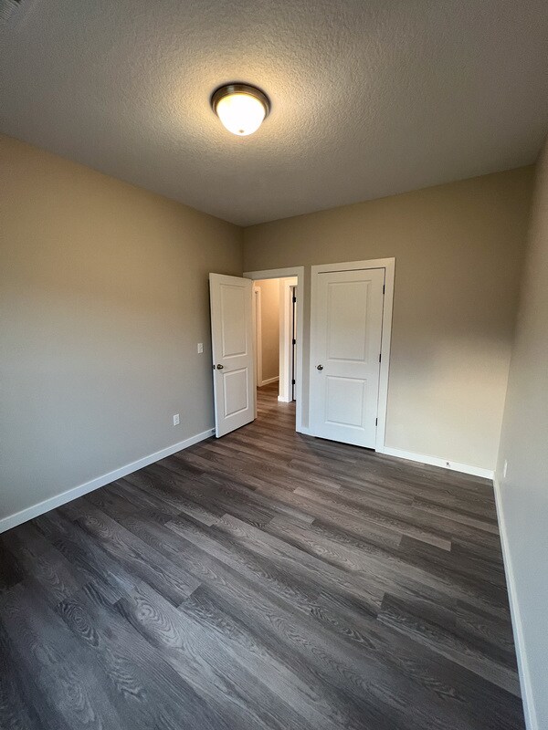 Foto del edificio - 5185 N Cypress St