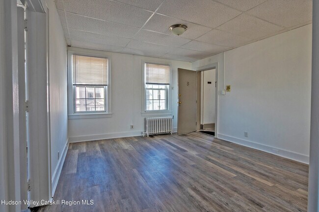 Foto del edificio - 720 Warren St