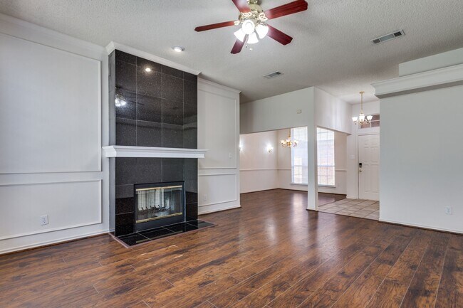 Building Photo - 7716 Meadowlark Dr