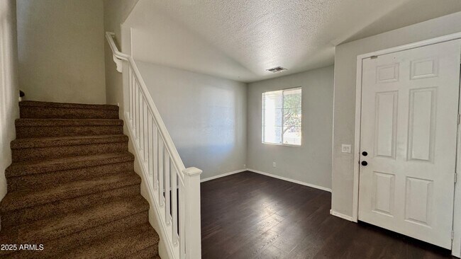 Building Photo - 1221 E Chambers St