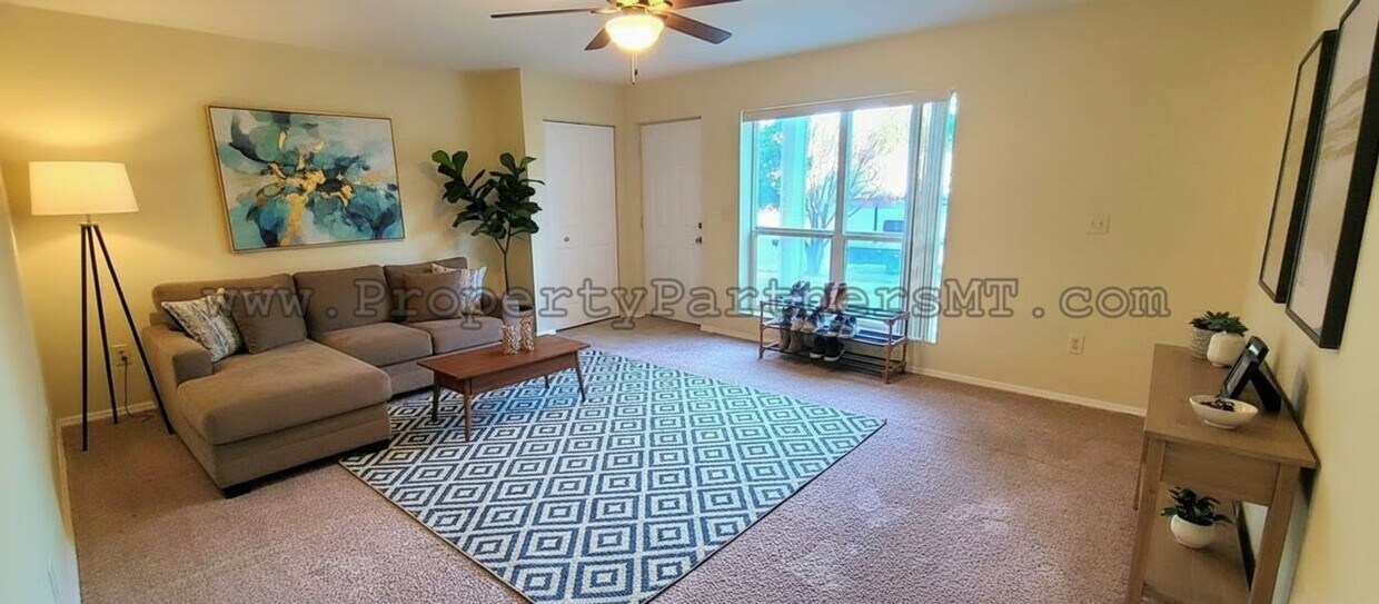 Primary Photo - 305 Prairie Ave