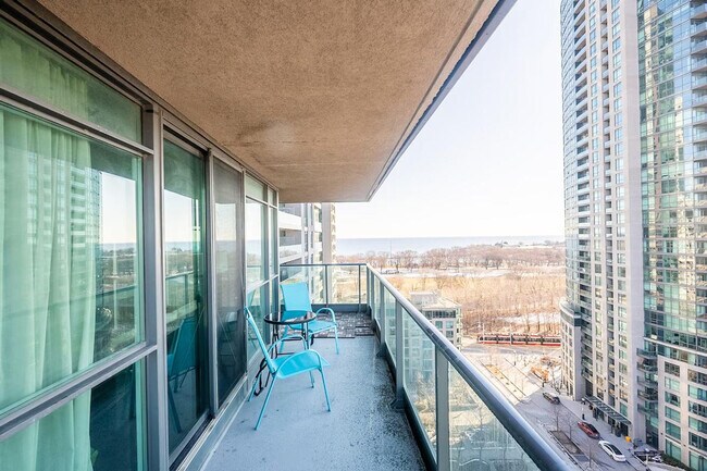 Building Photo - 209 Gzowski Boulevard