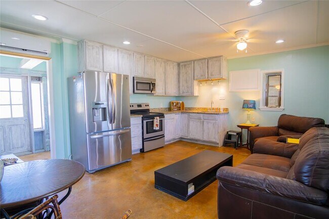 Foto del edificio - 4207 San Jacinto Dr