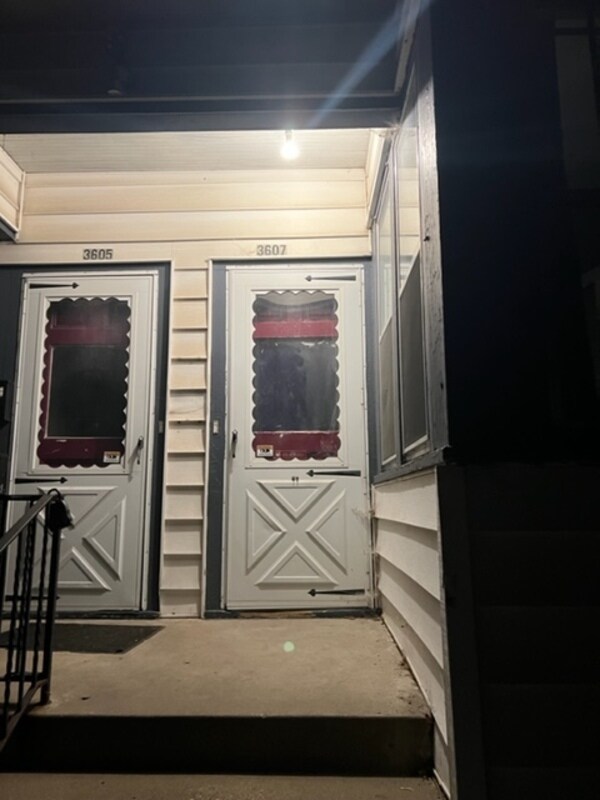 Building Photo - 3605-3607 10th Ave S