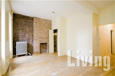 Building Photo - 147 W 111th St