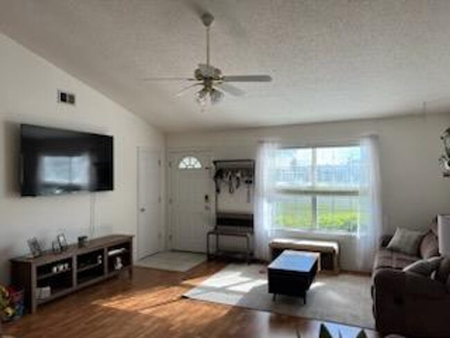 Foto del edificio - 3 Bedroom in Crestview!!