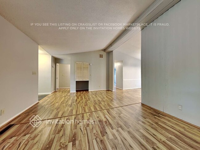 Building Photo - 400 N Sharon Amity Rd