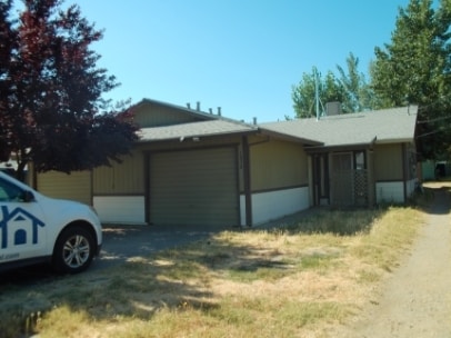 Building Photo - 1850 Hile Ave