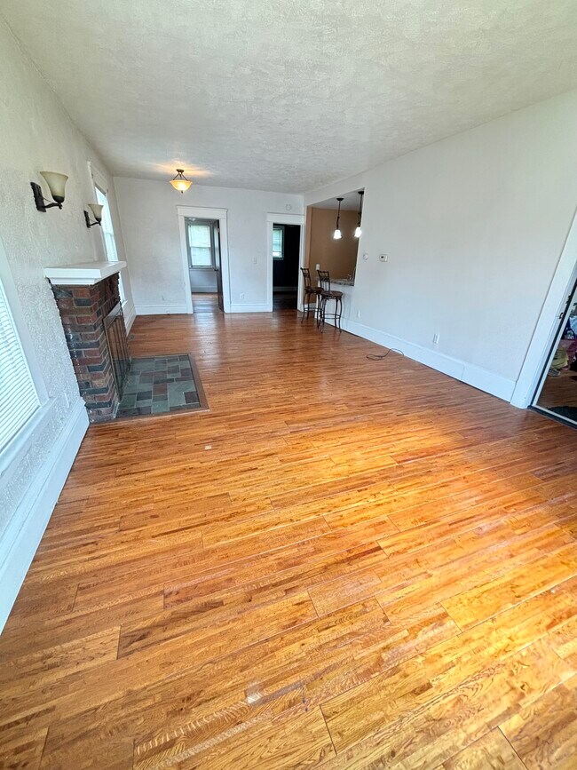 Foto del edificio - 829 N Walnut St