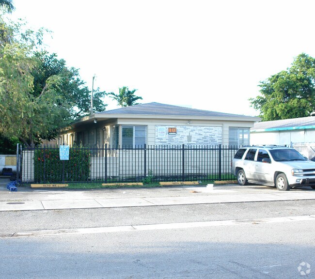 Building Photo - 1080 NE 80th St