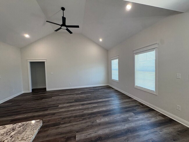 Foto del edificio - For Rent