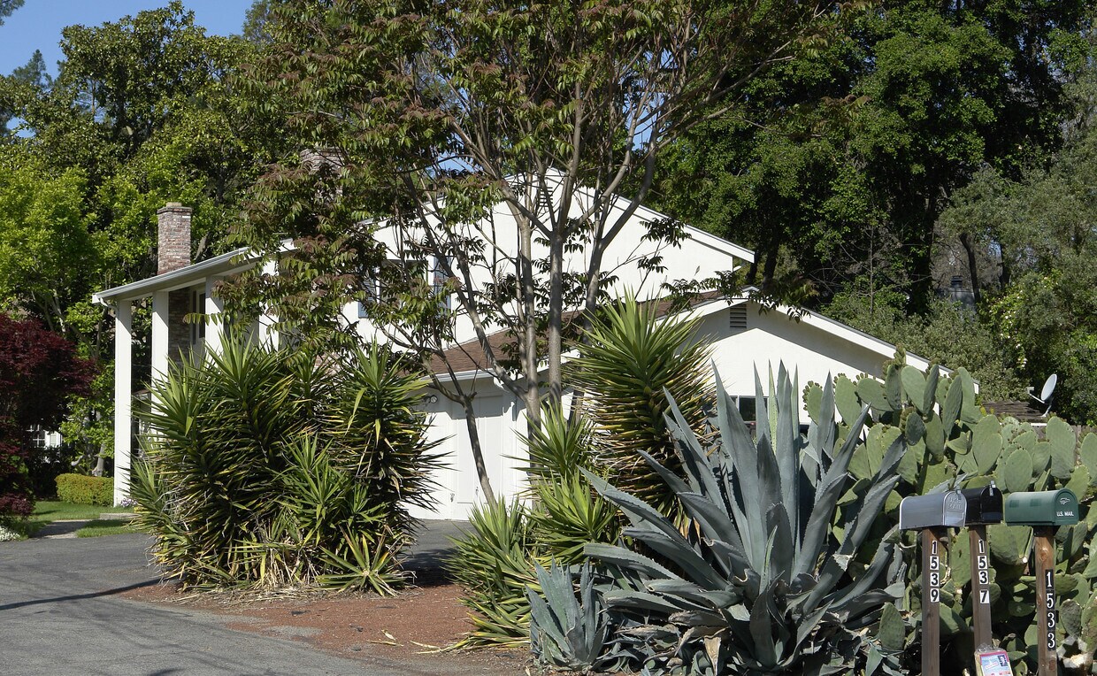 Foto del edificio - 1537 Boulevard Way