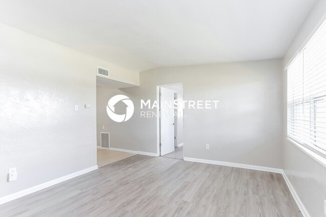 Building Photo - 9564 Crestview St