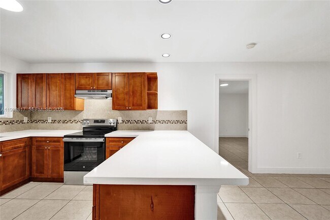 Foto del edificio - 30 SW 8th St