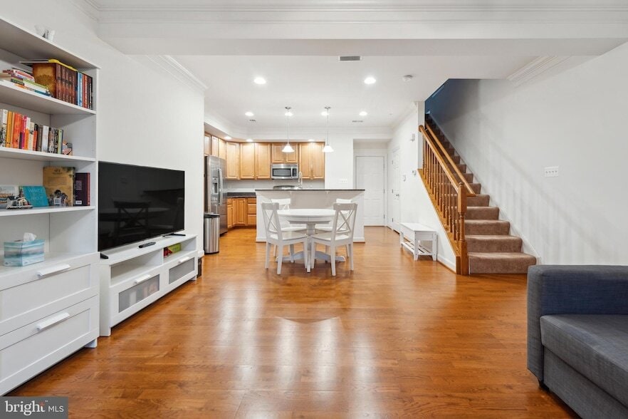 Photo - 5722 Callcott Way Unit