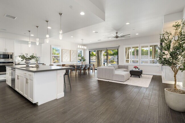 Building Photo - 74425 Zeppelin Dr
