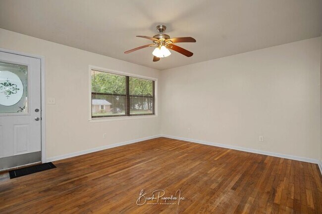 Building Photo - 1511 Woodchuck Ave.