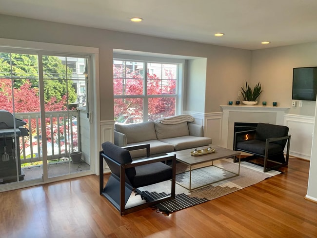 Building Photo - 3631B Phinney Ave N