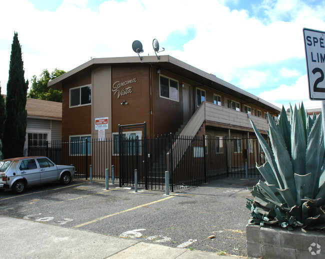 Building Photo - Solano Vista Apartments