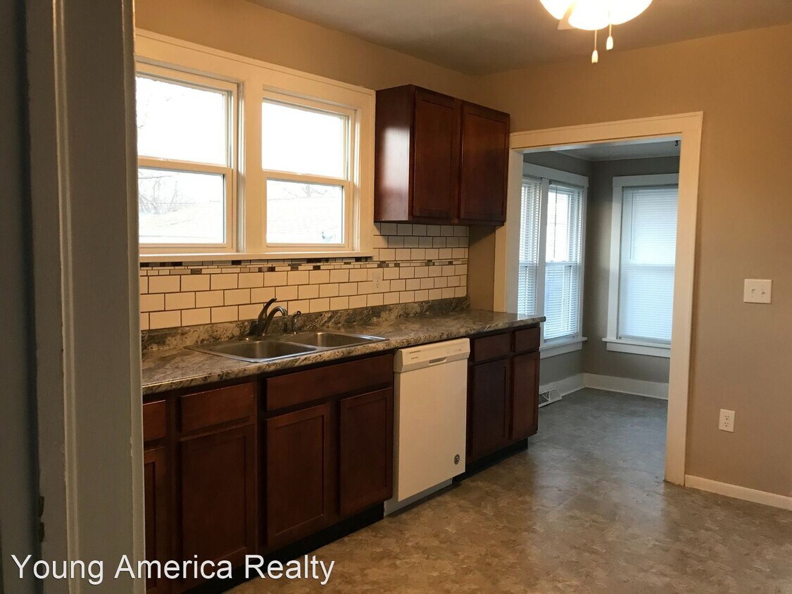 Primary Photo - 4 br, 1 bath House - 1606 S. Madison