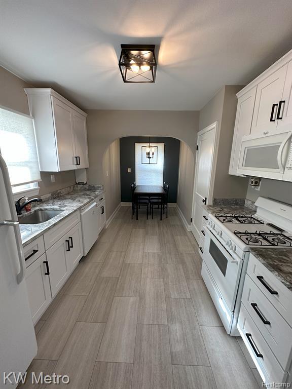Foto del edificio - 21503 Collingham Ave