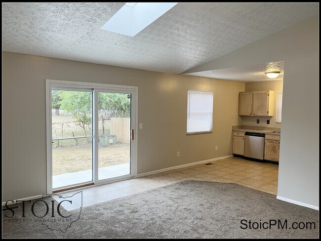 Building Photo - 364 Chatterly Ln