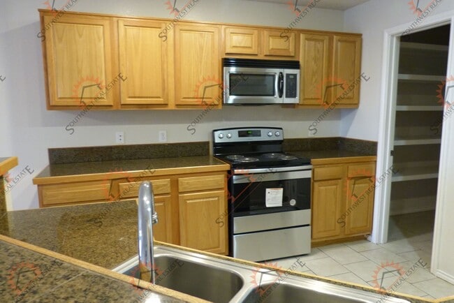 Building Photo - 901 Stanton Pl