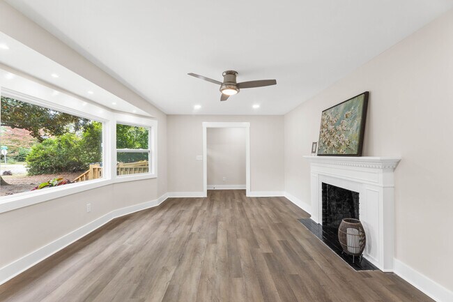 Building Photo - 716 Latimer Dr