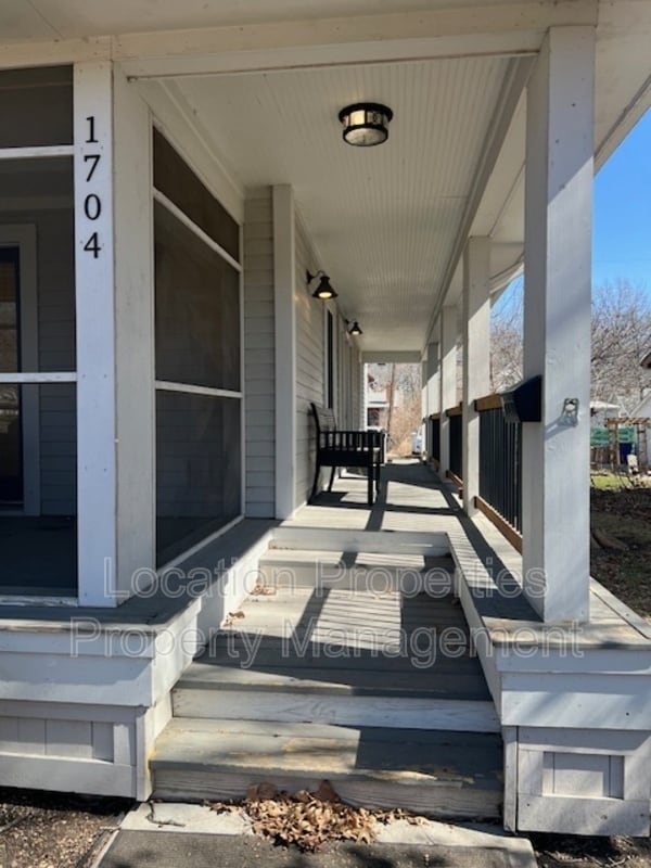 Building Photo - 1704 Mississippi St