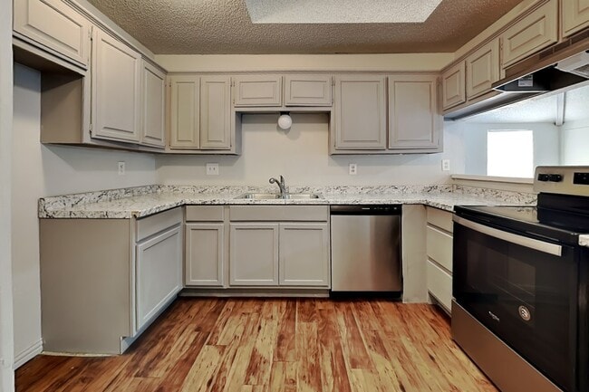 Building Photo - 11835 Garden Terrace Dr