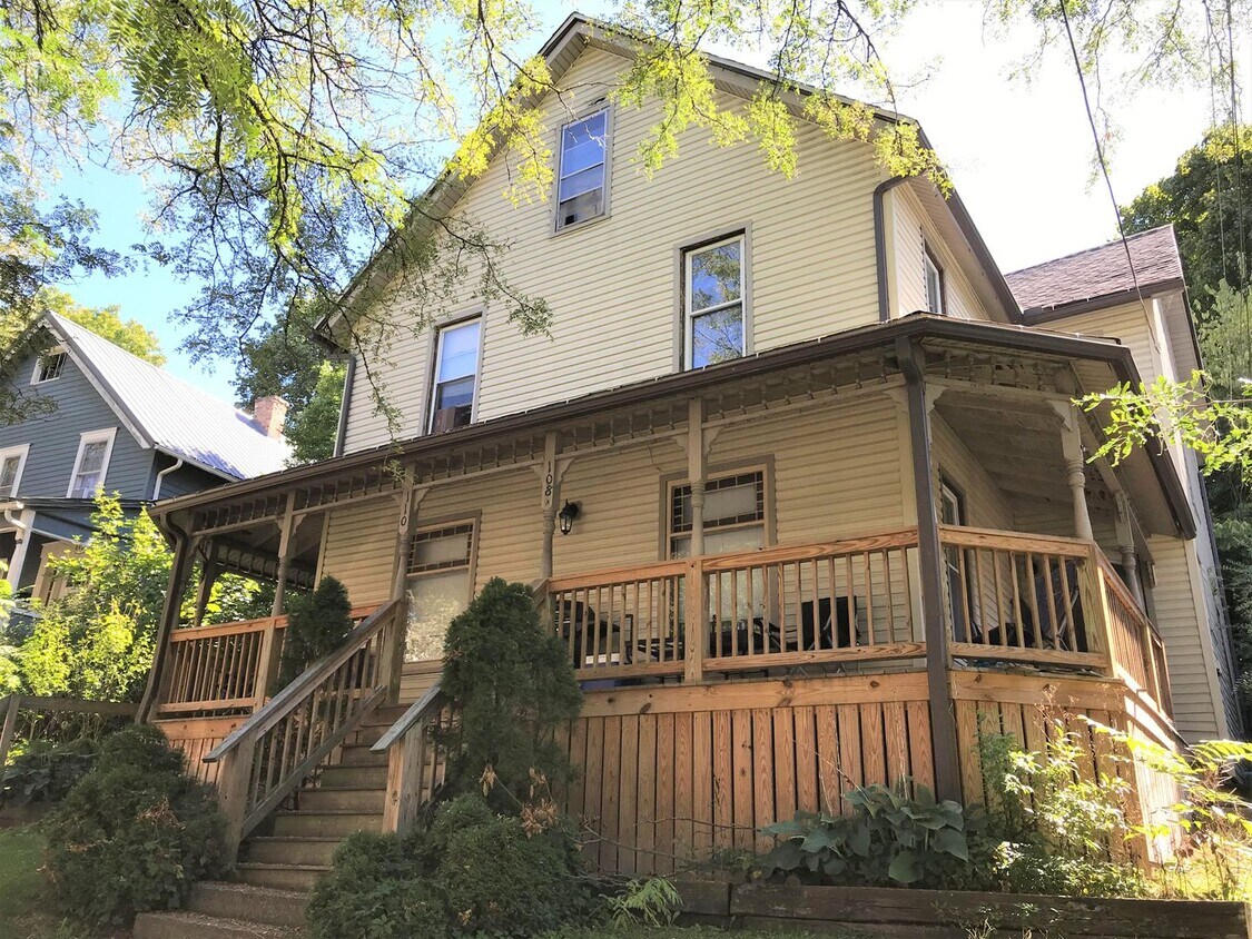 Primary Photo - 108-110 Hudson St