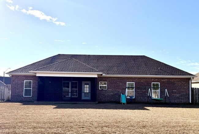 Building Photo - 111 Amelia Cir