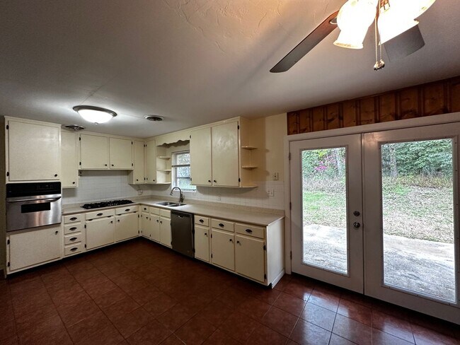 Foto del edificio - 2214 Joyner Dr