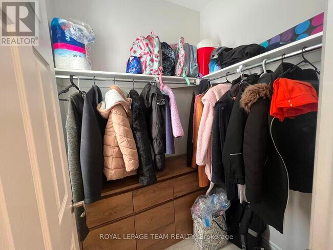 Photo du bâtiment - 565 Rye Grass Wy