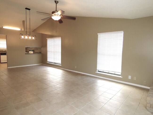 Building Photo - Near UT Tyler! 2 Bedroom, 2 Bath Duplex w/...