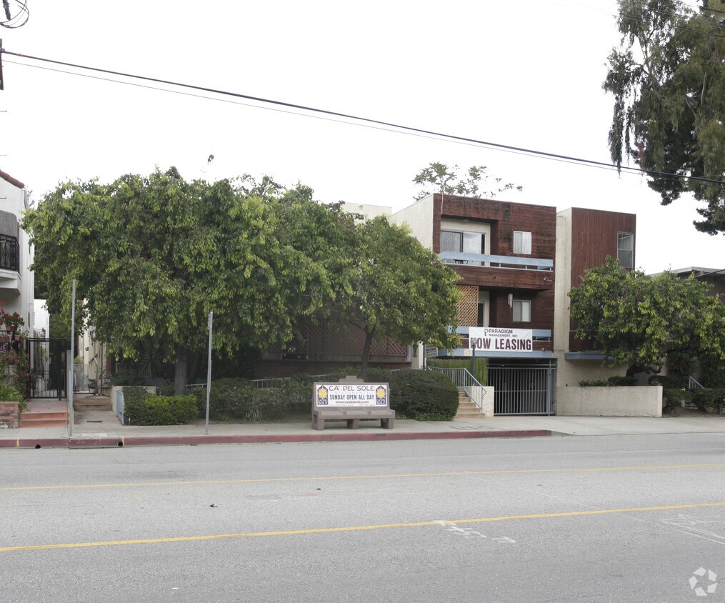 Foto del edificio - Moorpark Apartments