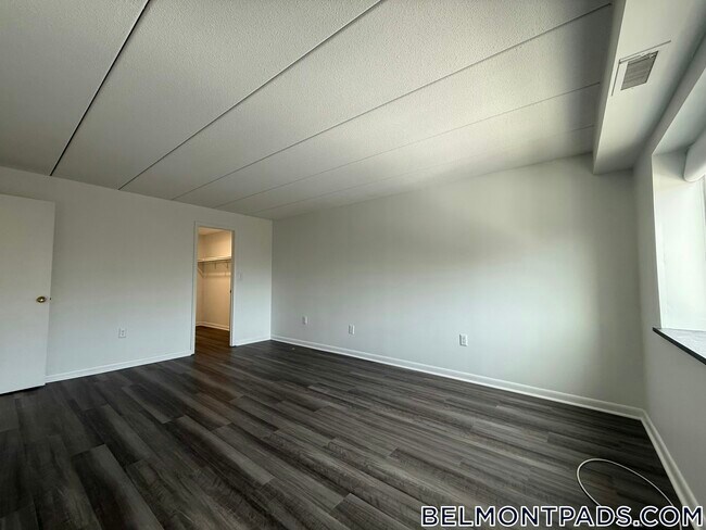 Foto del edificio - 55 Hill Rd