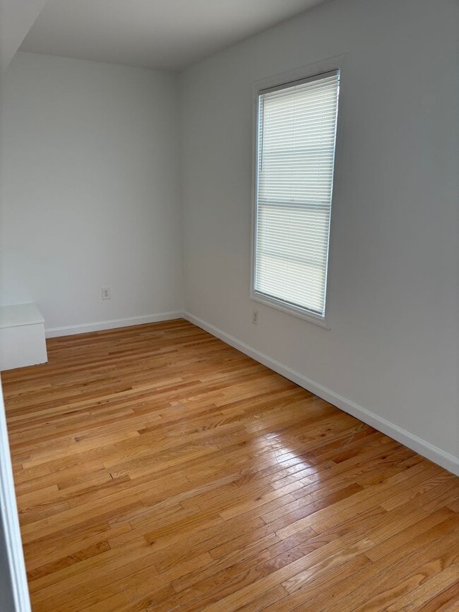 Building Photo - 27 Lansing St