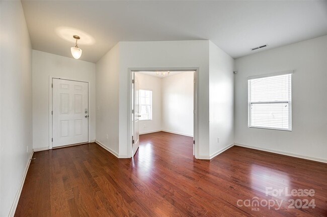 Building Photo - 826 Summerlake Dr