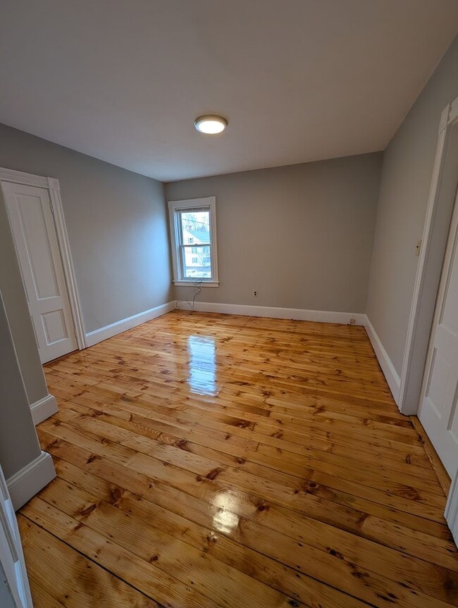 Building Photo - ? Recently Renovated 2-Bedroom Apartment ?